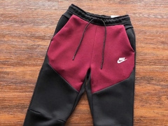 Conjunto Nike Tech Fleece Bordô/Preto - comprar online