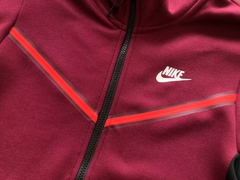 Conjunto Nike Tech Fleece Bordô/Preto na internet