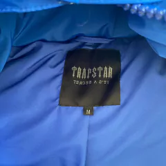 Jaqueta Trapstar Irongate Detachable Hood Azul Royal - loja online