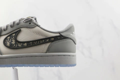 Air Jordan 1 Low x Dior - Hang Store