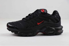 Air Max Plus 1 "Red Swoosh Black" na internet
