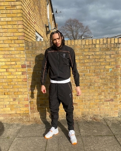 Conjunto Trapstar Arch Panel Shellsuit "Preto/Laranja" - loja online