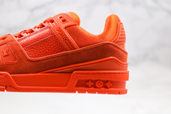 Sneaker LV Trainer na internet