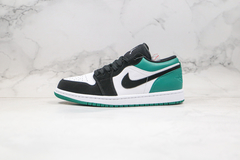 Air Jordan 1 Low "Mystic Green"