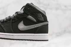 Air Jordan 1 Mid ''Nylon Black Antharacite'' na internet