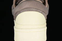 Adidas Campus x Bad Bunny "Brown" na internet