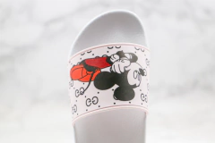 Gucci Slipper x Disney na internet
