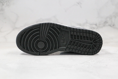 Air Jordan 1 Low "Black White" na internet