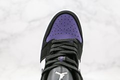 Air Jordan 1 Low "Court Purple" na internet