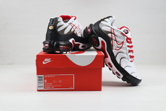 Air Max Plus 1 ''Script Swoosh'' na internet