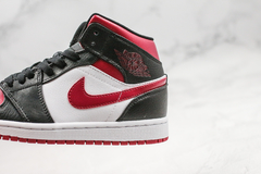 Air Jordan 1 Mid ''Bred Toe'' - Hang Store