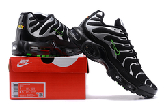Air Max Plus 1 ''Black Silver Electric Green'' na internet
