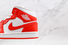 Air Jordan 1 Mid ''Syracause'' na internet