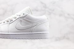 Air Jordan 1 Low "Triple White" - Hang Store