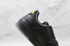 Sneaker LV Trainer na internet