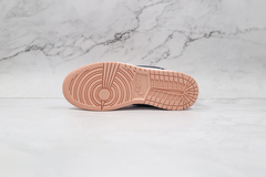 Air Jordan 1 Low "Light Arctic Pink" na internet