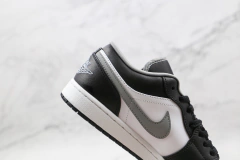 Imagem do Air Jordan 1 Low "Black Medium Grey"
