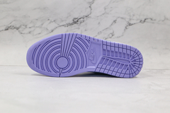 Air Jordan 1 Low "Purple Pulse" na internet