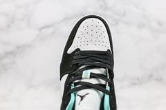 Air Jordan 1 Low ''Island Green'' na internet