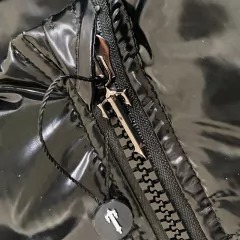 Imagem do Jaqueta Trapstar Irongate Detachable Hood Preto Brilhante