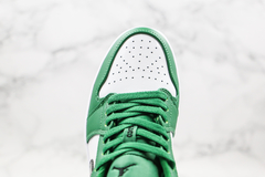 Air Jordan 1 Low "Pine Green" na internet