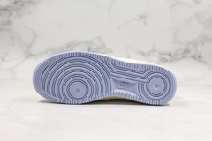 Air Force 1 "Force Female" na internet