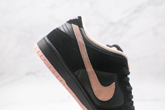 Imagem do Nike Dunk SB Low ''Black Washed Coral''