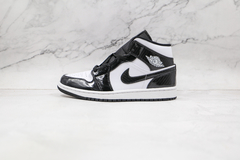 Air Jordan 1 Mid ''Carbon Fiber''