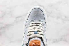 Air Force 1 x Levi's na internet