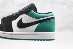 Air Jordan 1 Low "Mystic Green" - Hang Store