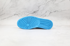 Air Jordan 1 Low "UNC" na internet