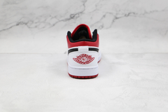 Air Jordan 1 Low "White Black Gym Red" na internet
