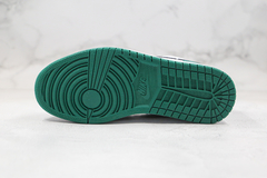 Air Jordan 1 Low "Mystic Green" na internet