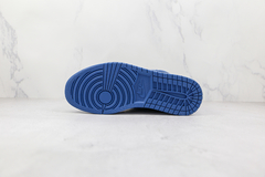 Air Jordan 1 Retro High "Dark Marina Blue" na internet