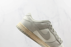 Nike Dunk Low ''Light Bone'' na internet
