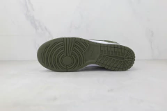 Nike Dunk SP Low "Medium Olive" na internet