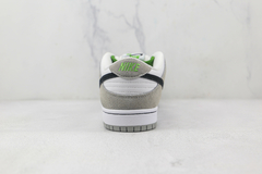 Nike Dunk Low ''Chlorophyll'' na internet