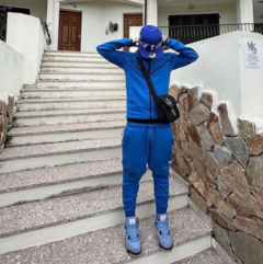 Conjunto Nike Tech Fleece Azul Royal