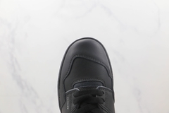 Imagem do NB 550 ''Triple Black''