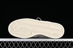 Adidas Campus "Wonder Beige" na internet
