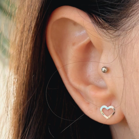 Brinco Coração Vazado Prata 925