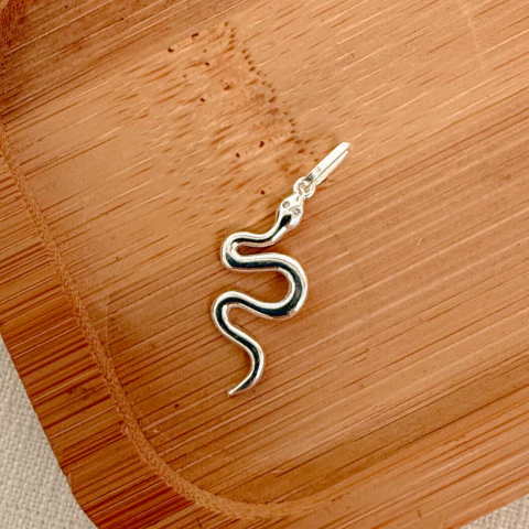 Pingente cobra lisa em prata 925 - comprar online