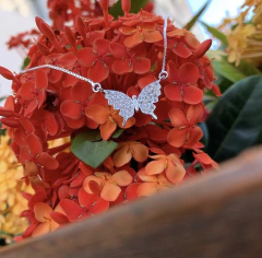 Colar borboleta cravejada - comprar online