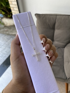 Colar pingente cruz tulipano