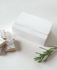 50 Cajas Para Tarjetas Llaveros Bombones Sv29 Blancas en internet