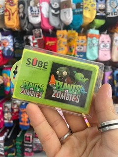 Portasube de "Plantas vs Zombies"