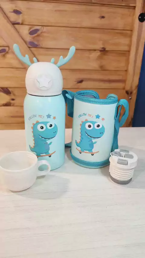 Termo Infantil "Dino" Con Pico de Silicona, Pico vertedor, taza y Mochila morral