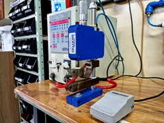 maquina de solda a ponto isotron