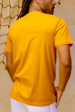 T-SHIRT - FARTURA - MOSTARDA na internet
