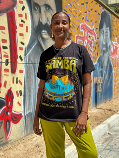 T-SHIRT - TODO MUNDO SAMBA (PRETA) na internet